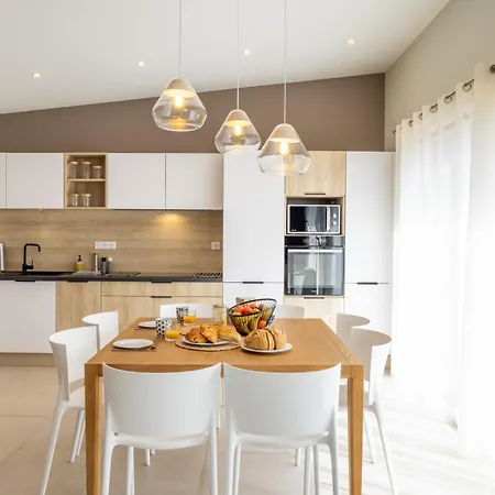 Le 47, Pause A La Campagne Nyaraló *